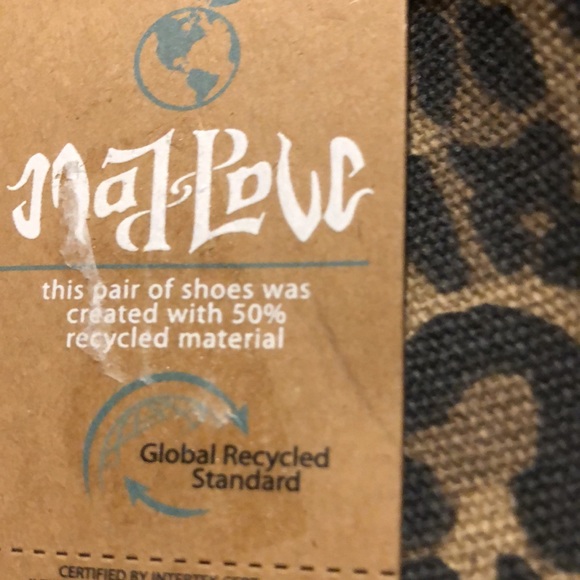 New with tags Ladies slip on shoes - Picture 4 of 6